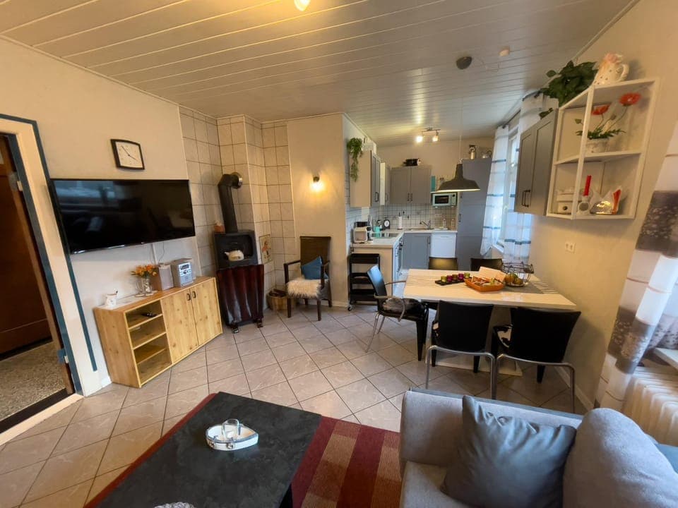 TV and multimedia, Kitchen or kitchenette, Living room, Seating area, Dining area