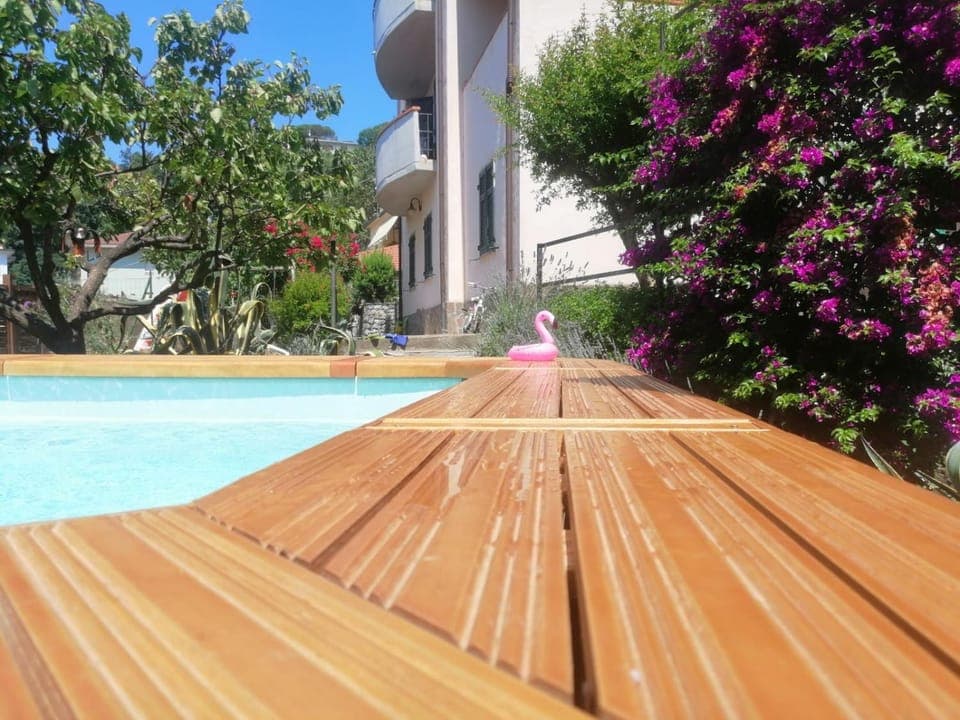 Property building, Swimming pool, Swimming pool