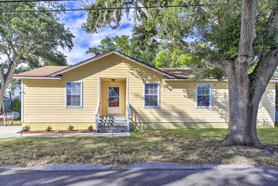 Home w/ Yard: 1 Mi to Indian Rocks Beach & Golf House in Indian Rocks Beach