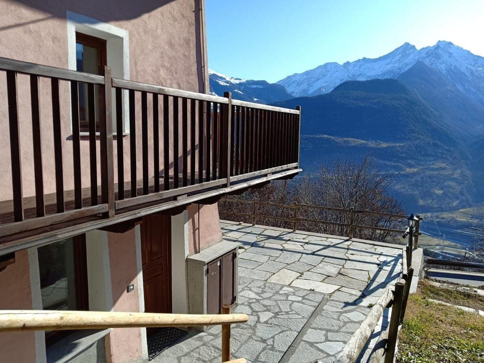 Balcony/Terrace, Mountain view