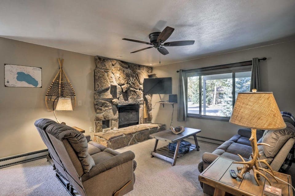 1 Block to Waterfront: Grand Lake Condo w/ Balcony House in Grand Lake