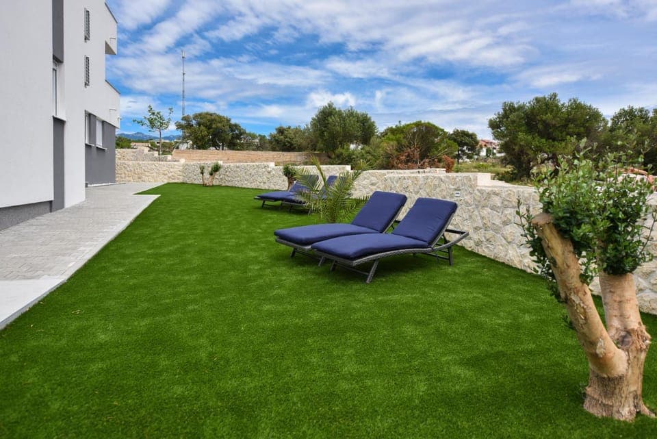 Garden, sunbed