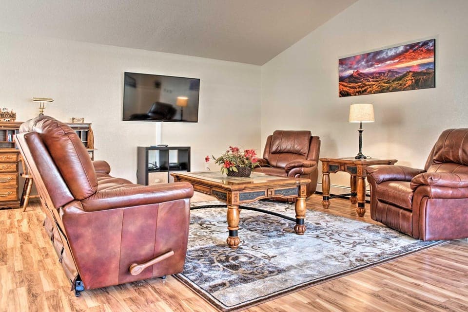 Montrose Townhome 13 Mi to Black Canyon Nat’l Park House in Montrose