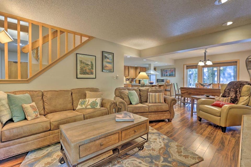 Creekside Frisco Condo w/ Views & Pool Access! House in Frisco