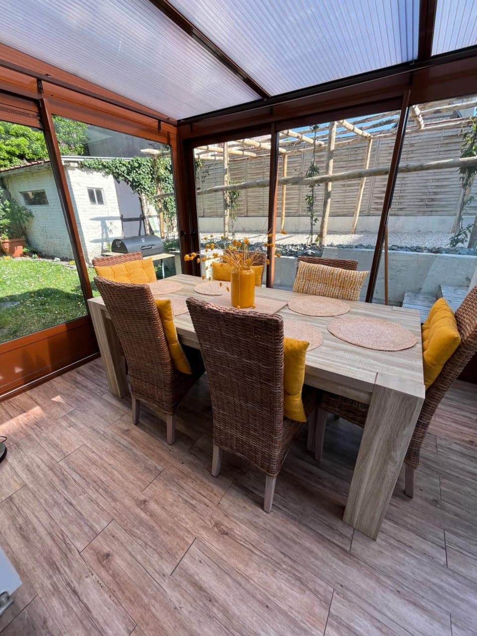 Day, View (from property/room), Dining area