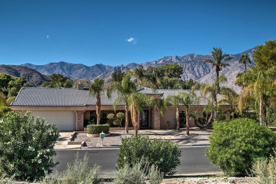 Palm Springs Golf Course Home: Private Pool & Spa! House in Cathedral City