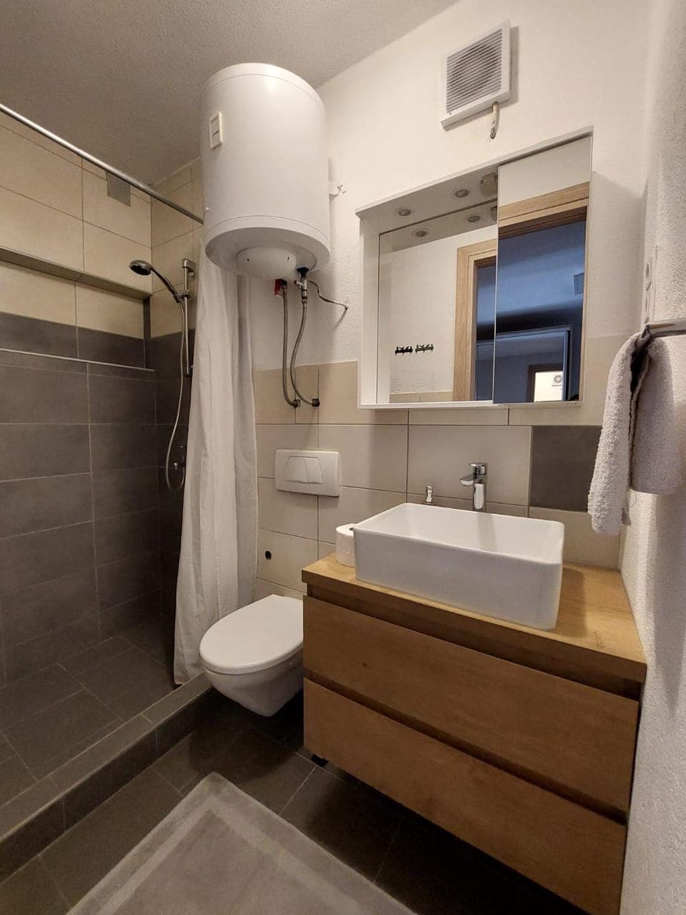 Guest House Sandra Bed and Breakfast in Tisno