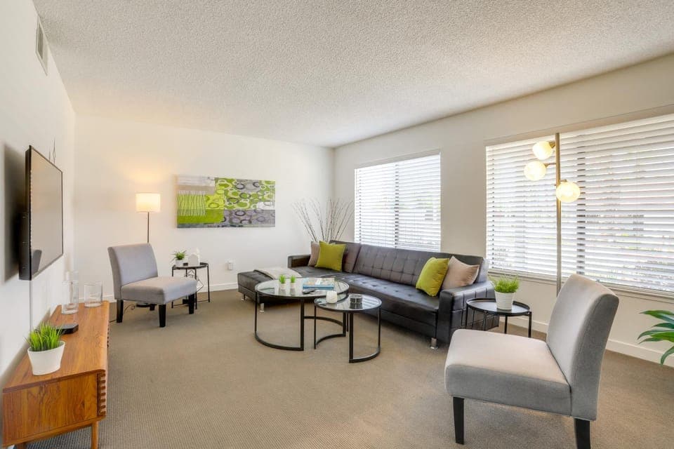 Palm Springs Abode w/ Pool Access, Near Golfing House in Cathedral City