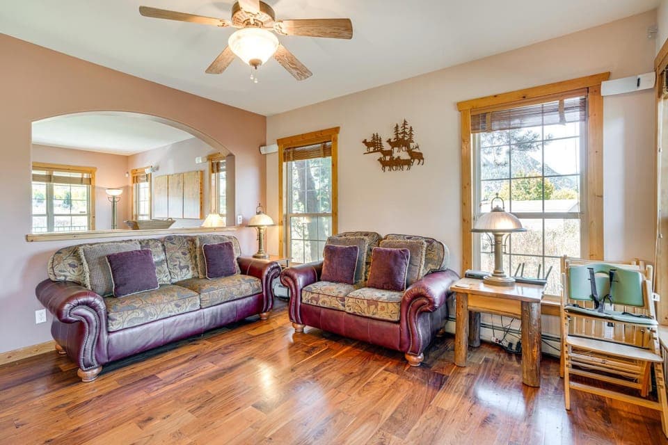 Walk to Frisco Marina! Spacious Family Retreat House in Frisco