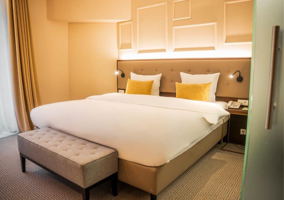 Bedroom, Garden view