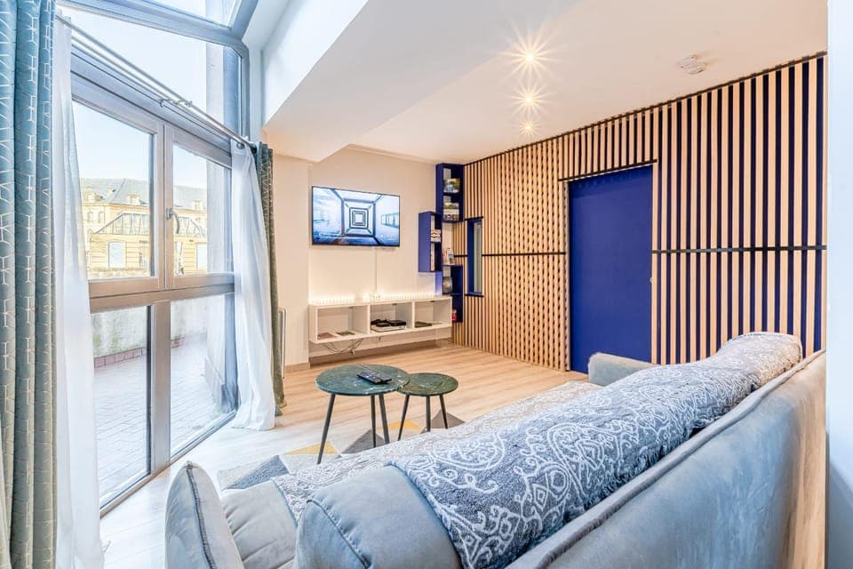 TV and multimedia, Living room, Parking