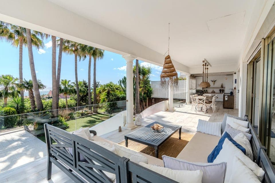 Patio, Natural landscape, Balcony/Terrace, Seating area, Garden view