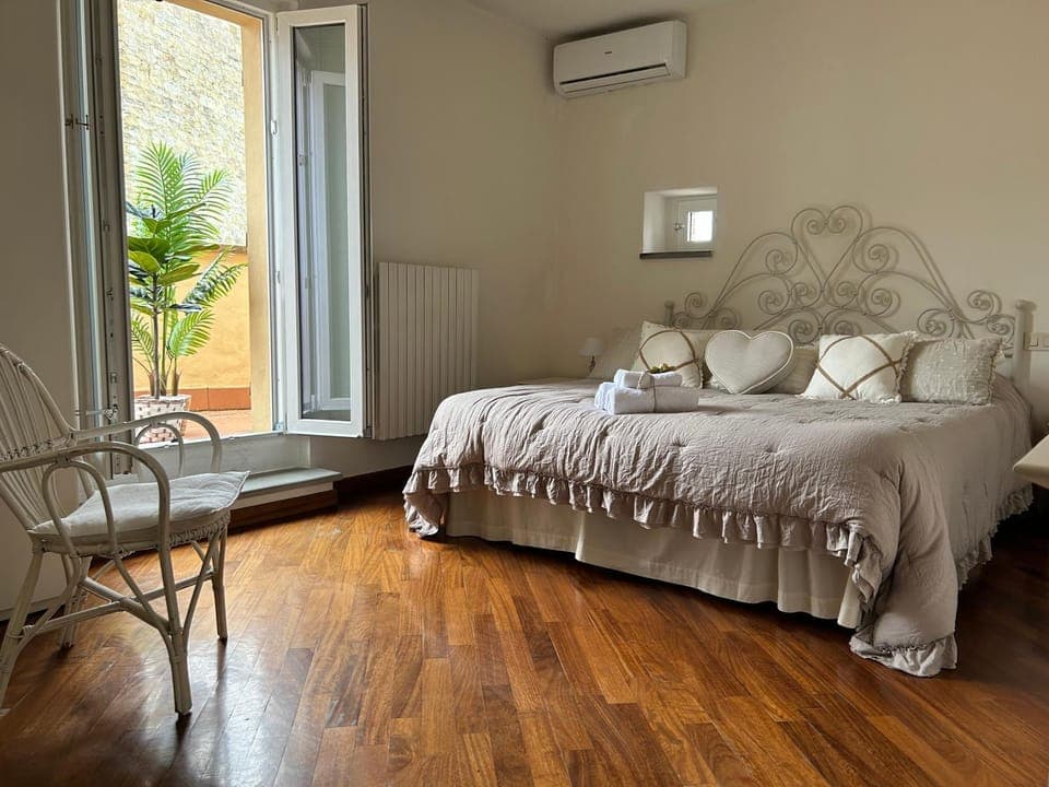 Bed, Balcony/Terrace, Photo of the whole room, Bedroom, air conditioner