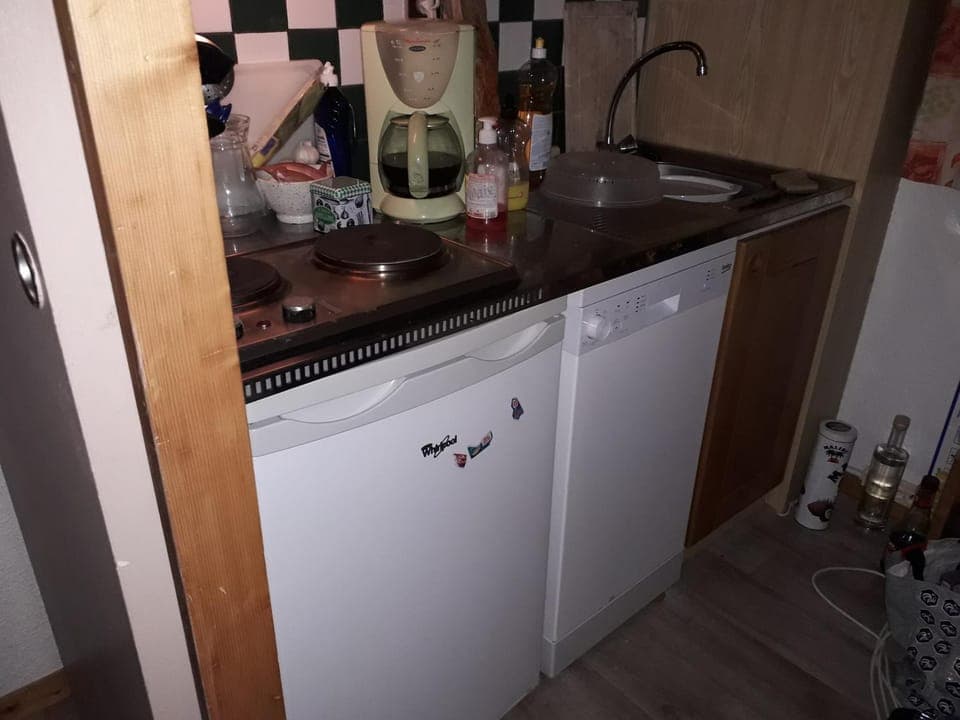 Kitchen or kitchenette, stove