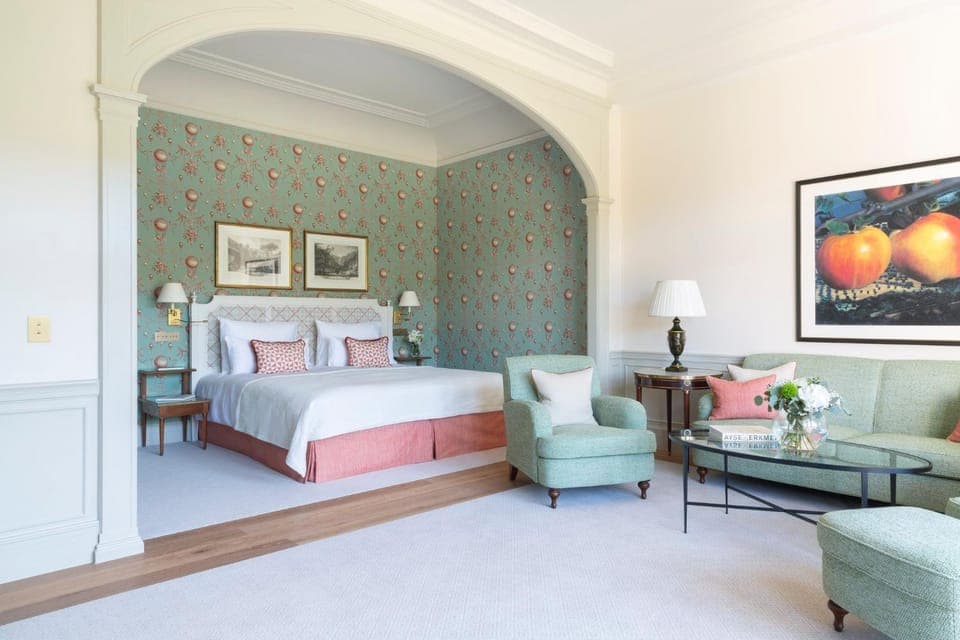 Photo of the whole room