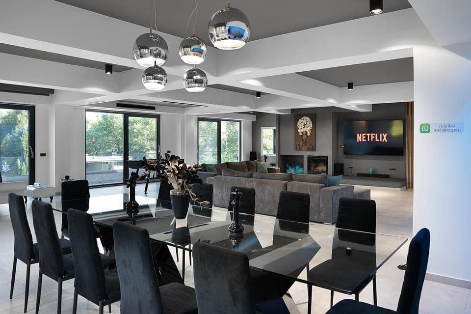 TV and multimedia, Living room, Seating area, Dining area, Garden view, Pool view