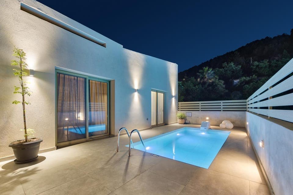 On site, Swimming pool, Swimming pool