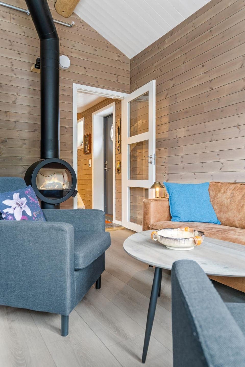 Living room, Seating area, fireplace