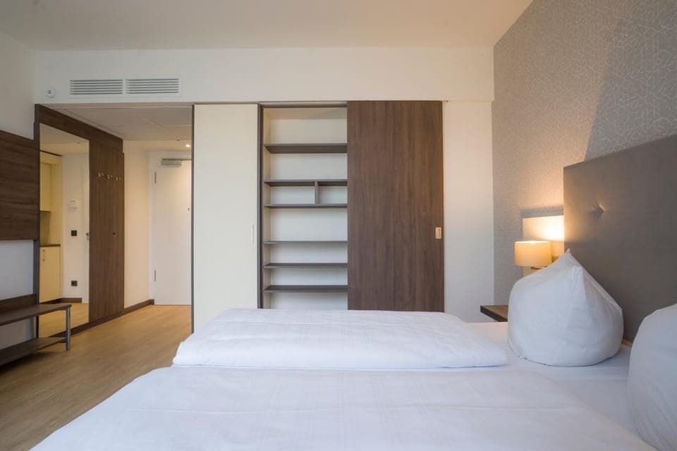 Bed, Bedroom, wardrobe