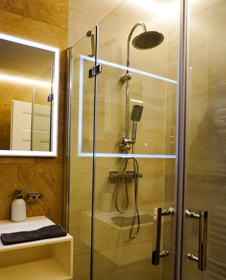 Shower, Bathroom, towels