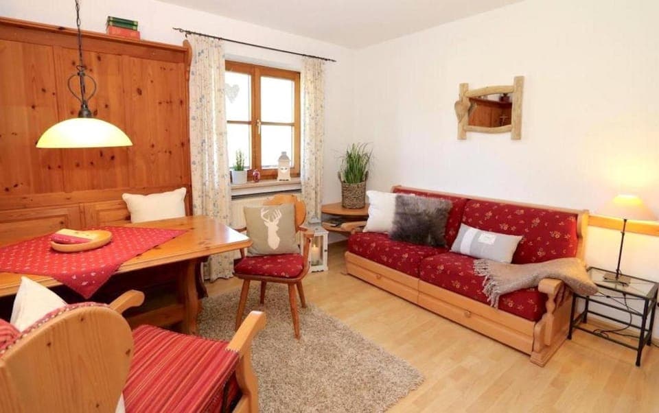 Living room, Photo of the whole room, Seating area