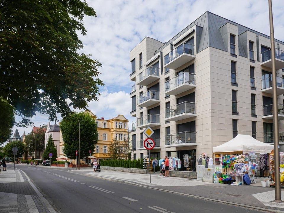 Property building, Day, Neighbourhood, Location