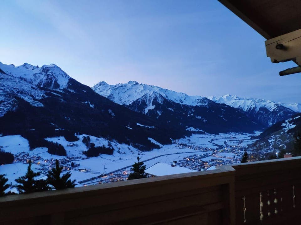 Winter, Balcony/Terrace, Mountain view