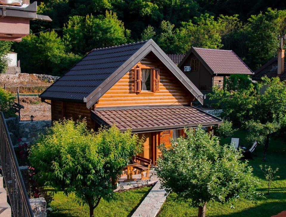 Property building, Spring, Day, Garden, Garden view