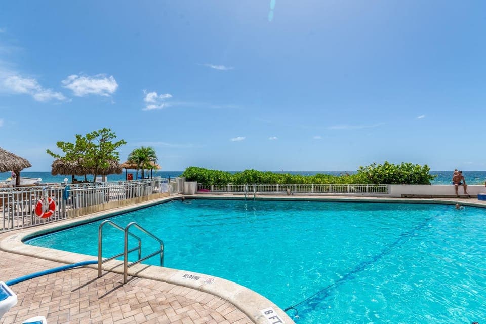 Swimming pool, Swimming pool