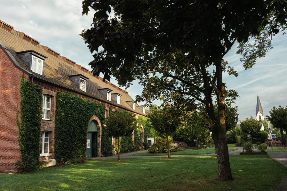 Property building, Garden, Garden