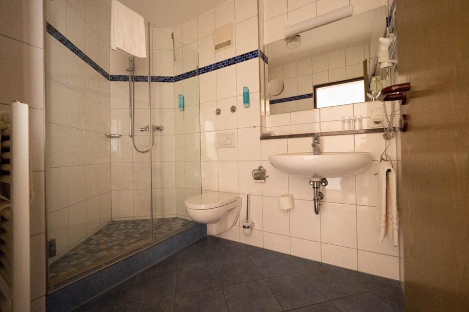 Bathroom, Balcony/Terrace