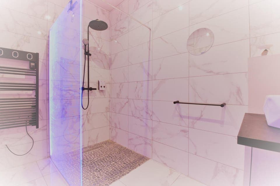 Shower, Bathroom, Decorative detail