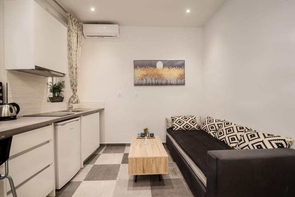 Kitchen or kitchenette, Living room