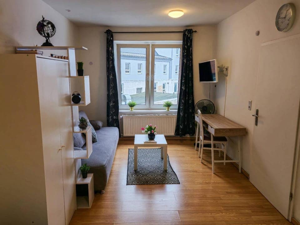 TV and multimedia, Living room, Photo of the whole room, Seating area