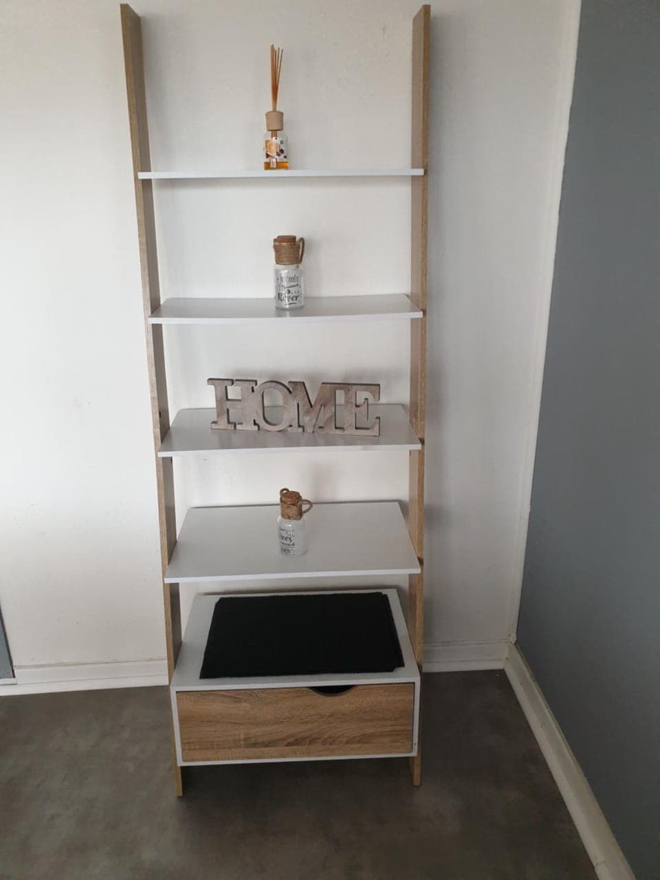 Living room, Decorative detail