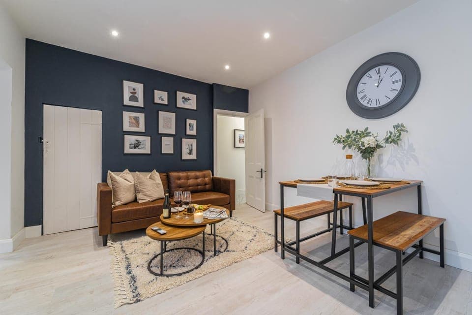 Living room, Seating area, Dining area