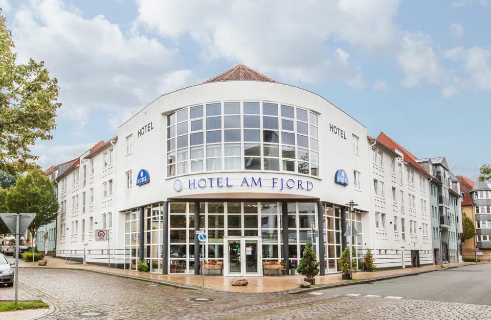 Property building, Facade/entrance, Bird's eye view
