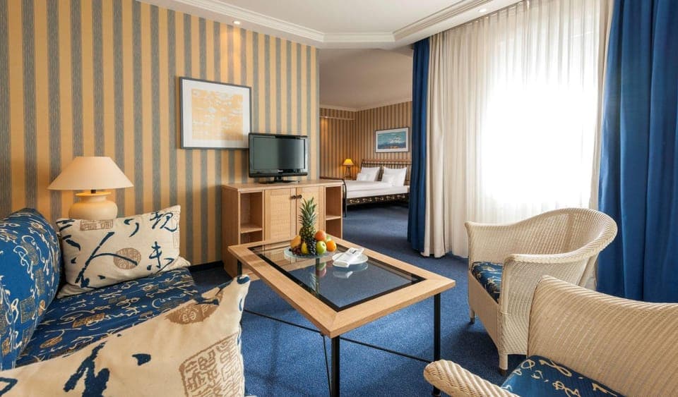 Photo of the whole room, On site