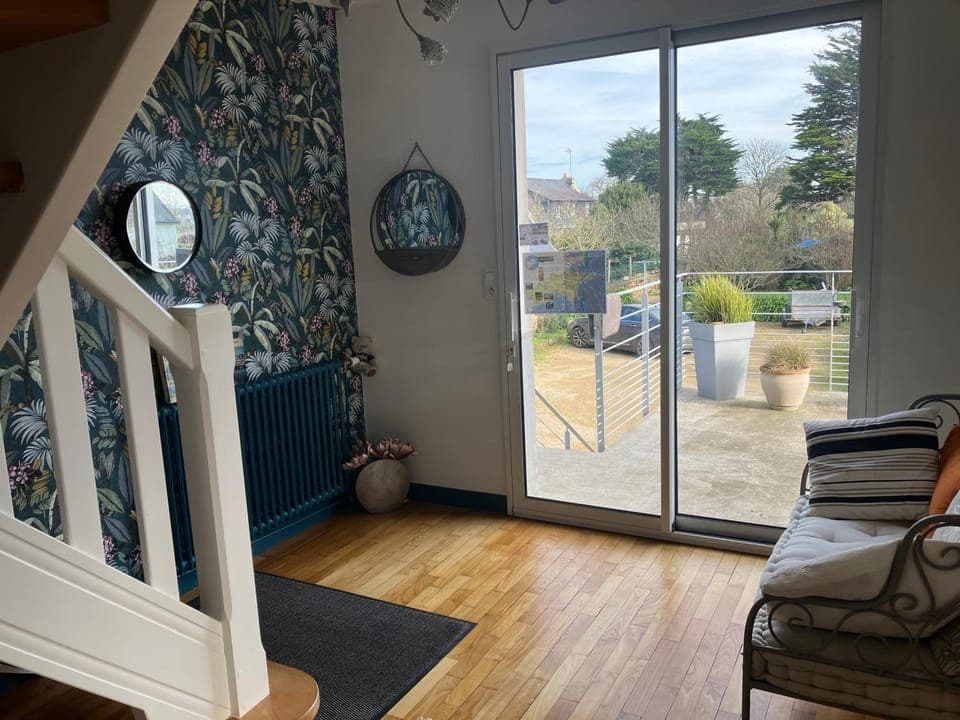 Patio, Balcony/Terrace, Living room, Lobby or reception, Garden view, Parking