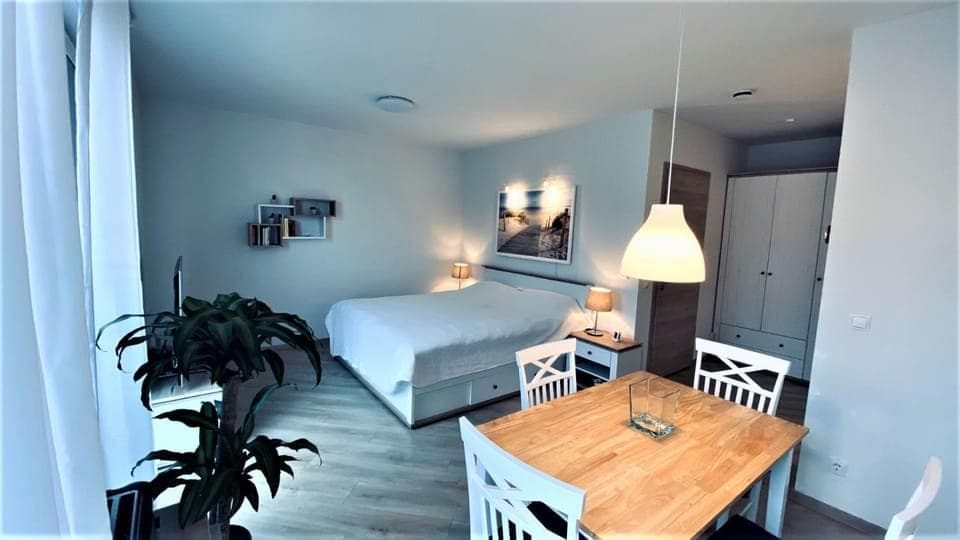 Photo of the whole room, Dining area