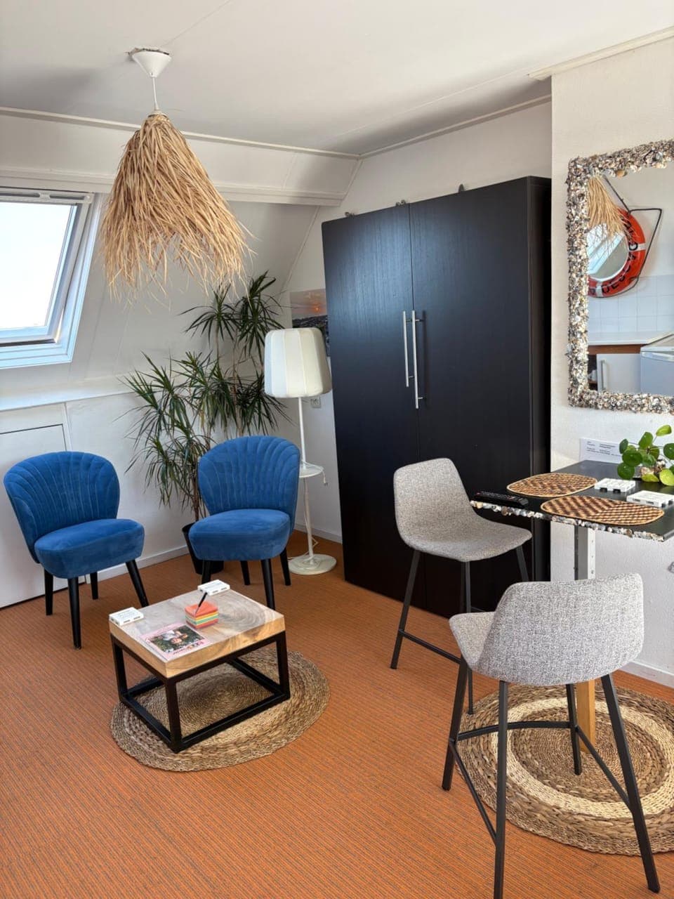 Living room, Seating area, Dining area