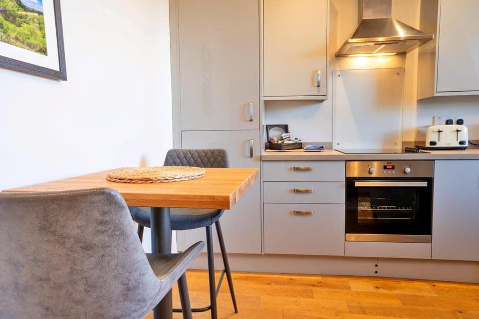 Dining area, kitchen