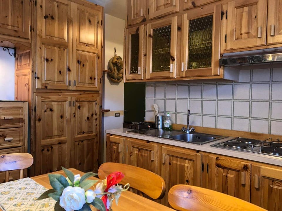 Kitchen or kitchenette, stove, wardrobe