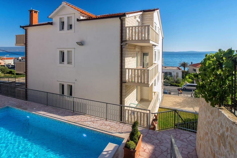 Property building, Pool view, Swimming pool, Swimming pool