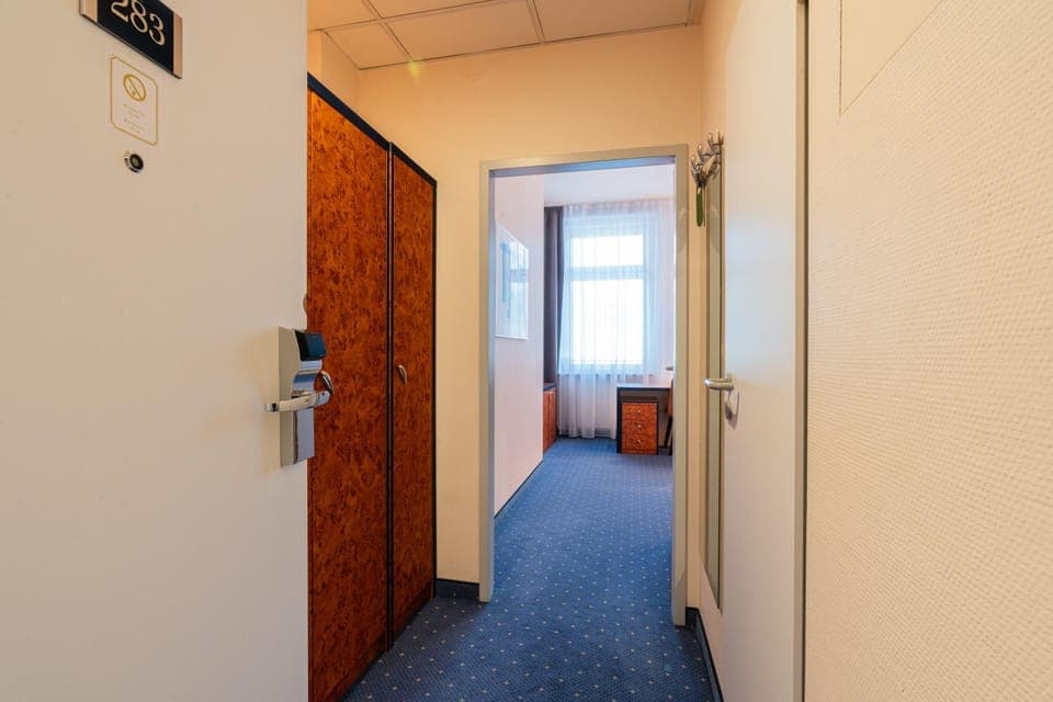 Photo of the whole room, wardrobe