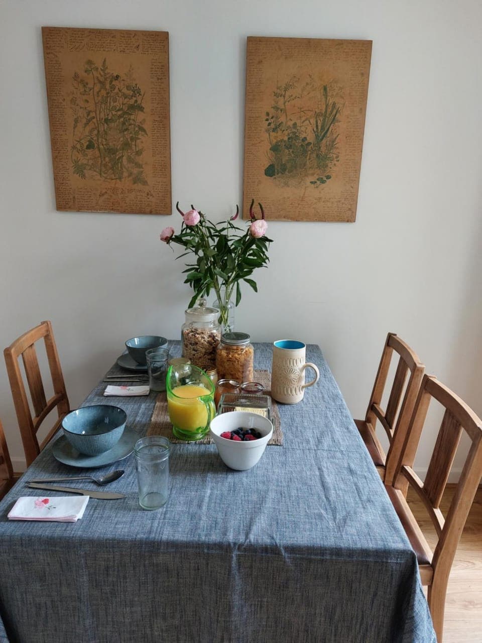 Dining area, Breakfast