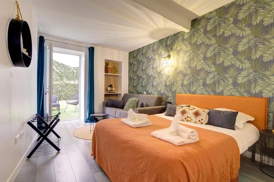 Patio, Bed, Photo of the whole room, Bedroom, towels