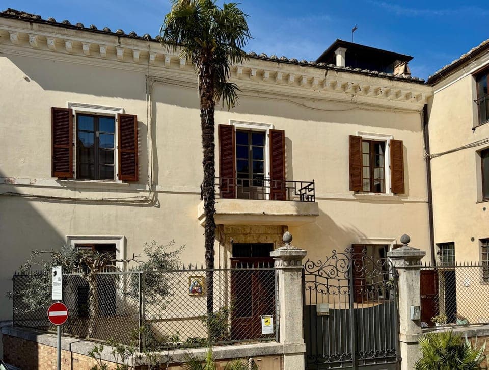 Property building, Facade/entrance