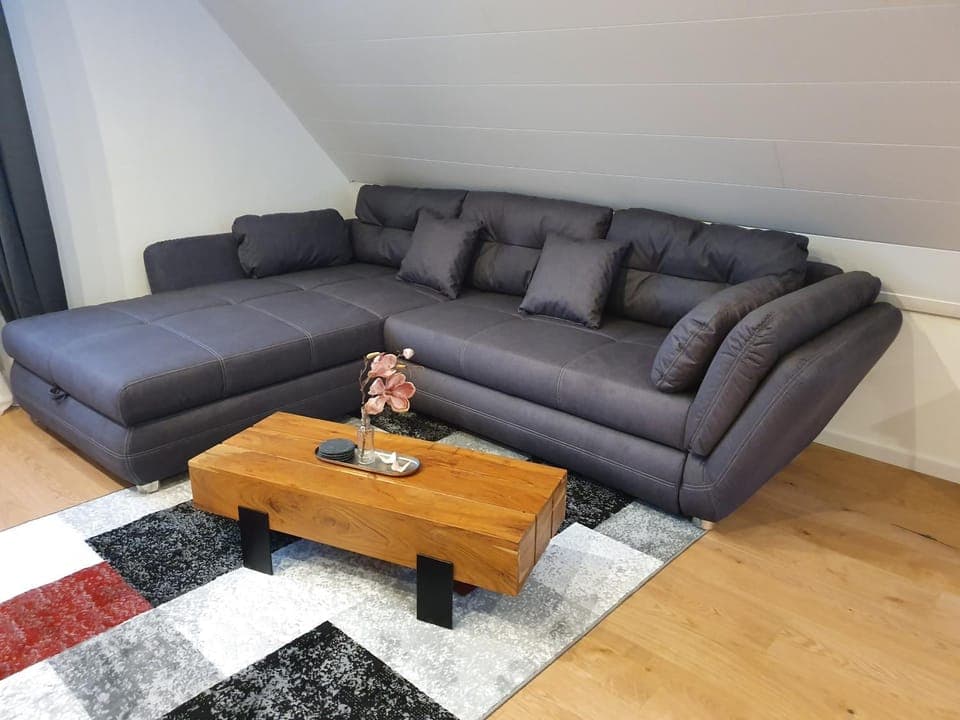 Bed, Photo of the whole room, Decorative detail, Seating area