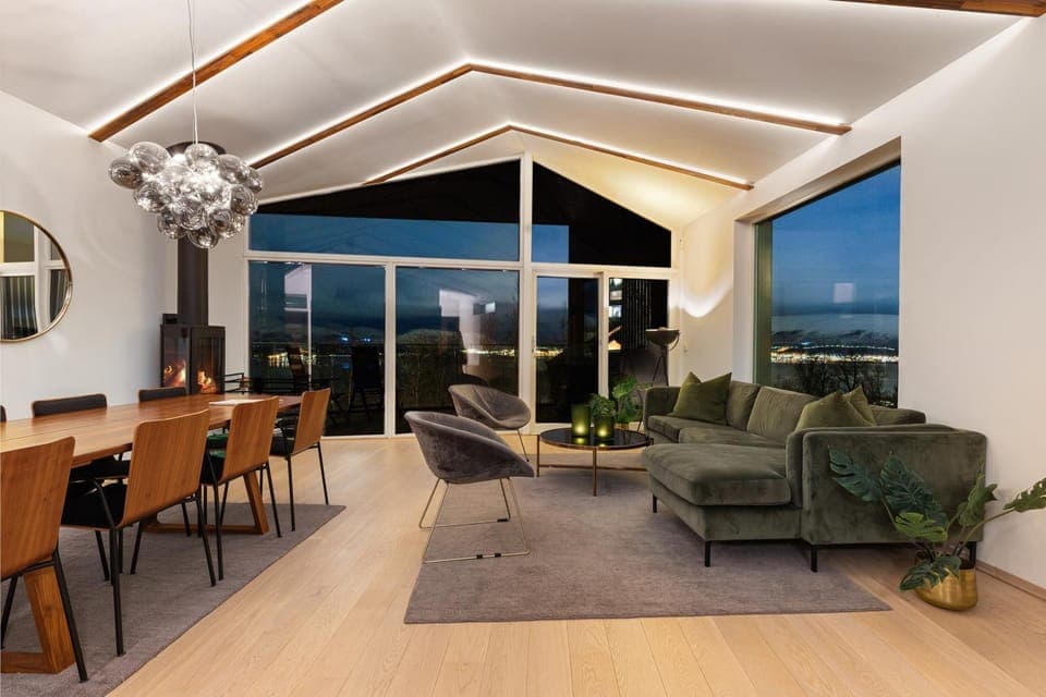 View (from property/room), Balcony/Terrace, Living room, Seating area